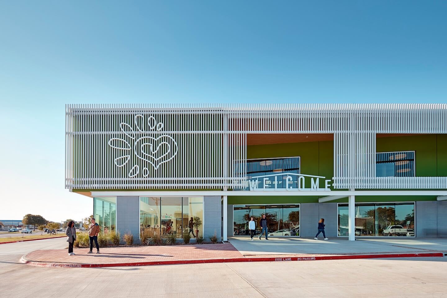 Metrocrest’s exterior shows how the nonprofit creates a welcoming environment through a homelike atmosphere and aspirational design. 