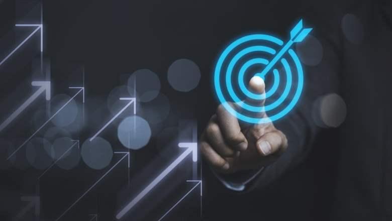 การกำหนดกลุ่มเป้าหมายอย่างละเอียด (Hyper-targeted Ads) เพื่อเพิ่มประสิทธิภาพโฆษณา