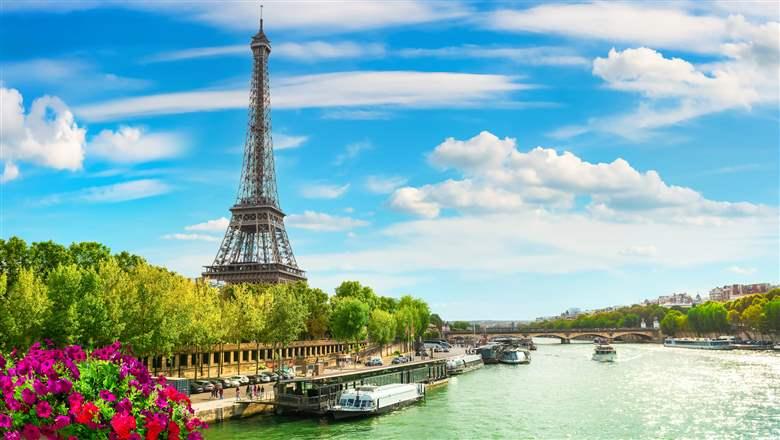 konysz_emily in paris