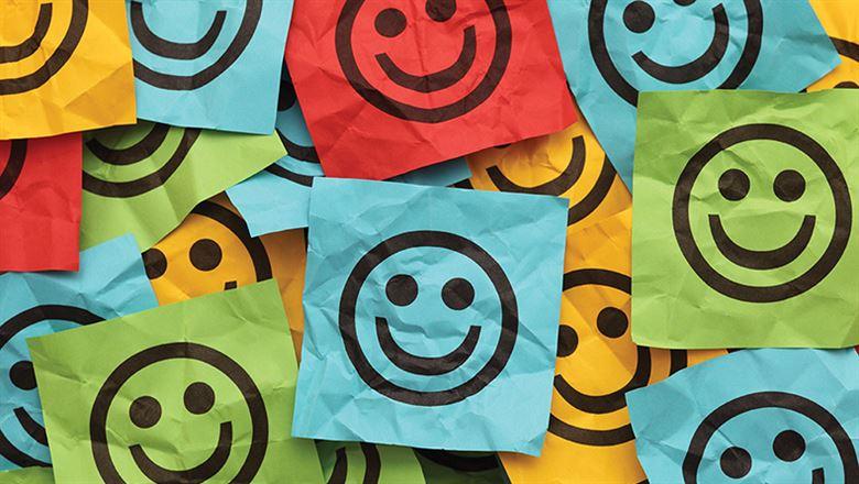 post-it notes with smiley faces